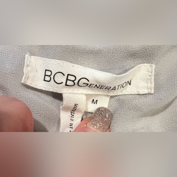 BCBGeneration grey Strappy Romper w/ Pockets Blue Birds Shorts Sz Medium - Picture 5 of 7